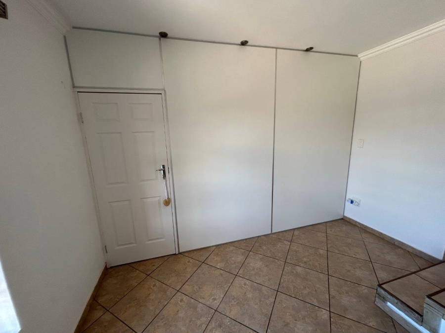 9 Bedroom Property for Sale in Wavecrest Eastern Cape